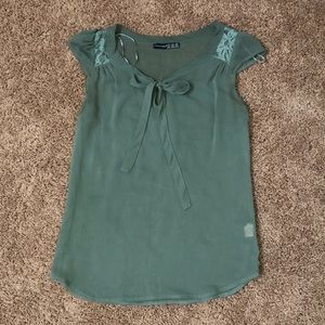 Summer blouse in mint green